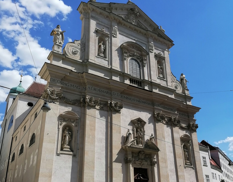 Die 1631 bis 1634 erbaute Dominikanerkirche Sancta Maria Rotunda erstrahlt seit der Renovierung 2022 in neuem Glanz.