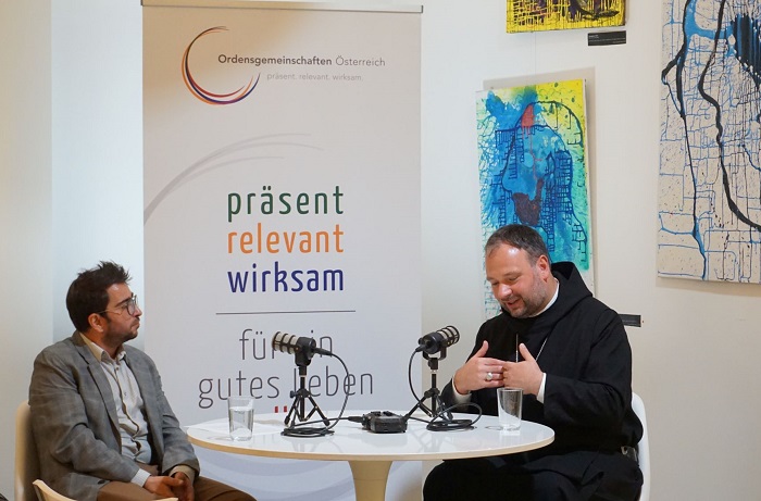 Abt Nikodemus Schnabel schildert im Gespräch mit Christopher Campbell seine Eindrücke und Erlebnisse in der Heiligen Stadt: „Es ist eine Achterbahn der Gefühle, die ich täglich im Heiligen Land erlebe.“