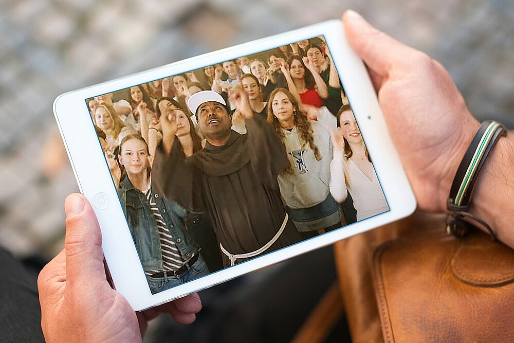 Song „Carlo Acutis, Pray for Us“