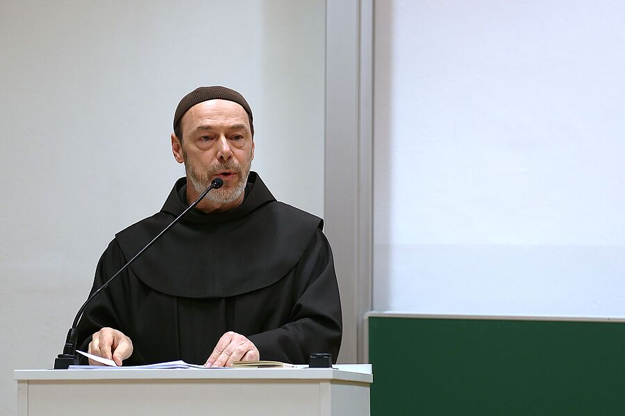 P. Thomas Hrastnik machte am 10. März 2026 den Auftakt zur Salzburger Vortragsreihe „Theologie im Zeichen der Zeit. 800 Jahre Franz von Assisi“.