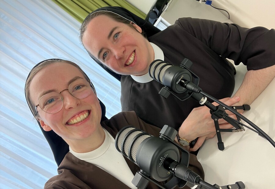 Sr. Mirjam Schwaiger und Sr. Helena Fürst