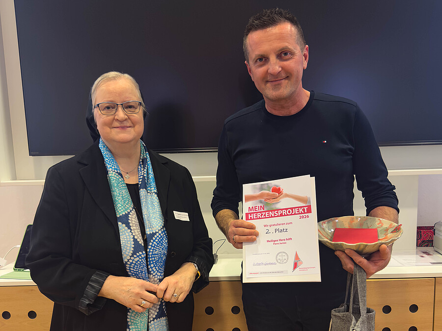 Pavo Jurisic, Hausmeister und Brandschutzbeauftragter in der Brucknerschule in Linz, holte mit seiner Initiative „Heiliges Herz hilft“ den zweiten Platz. 