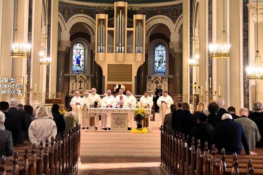 Die Jubilare feierten im Rahmen einer Festmesse im Kreis ihrer Mitbrüder und mit Freunden und Bekannten in der Heilig-Geist-Kirche von St. Gabriel.
