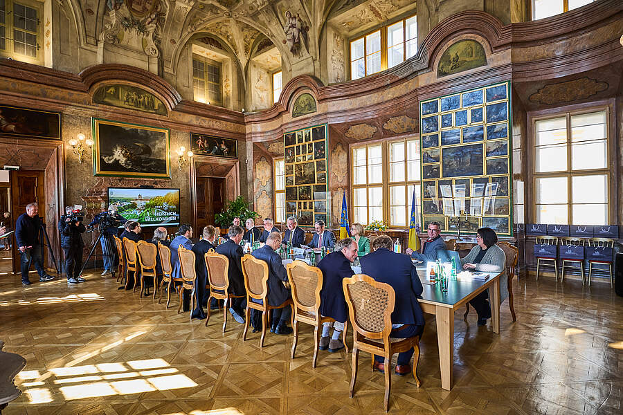 Mit einer Kuratoriumssitzung ist am 22. April 2026 die fünfte Etappe der Restaurierung der Bibliothek im Stift Melk offiziell gestartet.