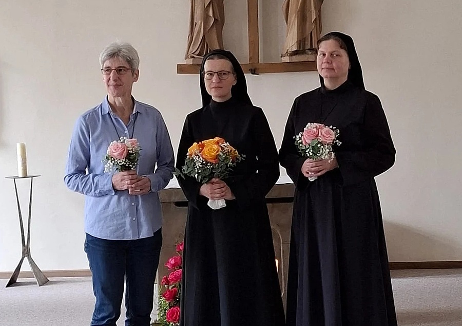 Sr. Teodora Shulak (Mitte) wurde als Generaloberin der Missionsschwestern vom Heiligsten Erlöser wiedergewählt. Stellvertreterin Sr. Erika Wimmer (l.) und Generalrätin Sr. Natalija Koromets (r.) bilden mit ihr den Generalrat.