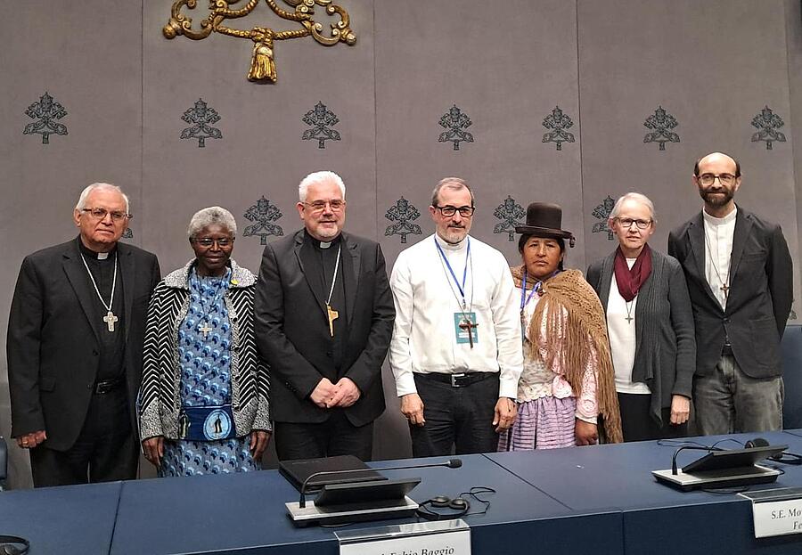 Am 20. März 2026 wurde die „Platform for Divestment in Mining“ bei einer Pressekonferenz in der vatikanischen Pressestelle vorgestellt. Aus Österreich war Sr. Anneliese Herzig dabei.