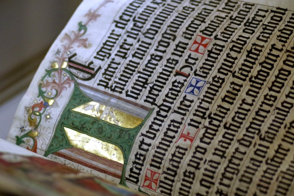 mittelalterliches Buch / Henryk Niestrój auf Pixabay mittelalterliches Buch