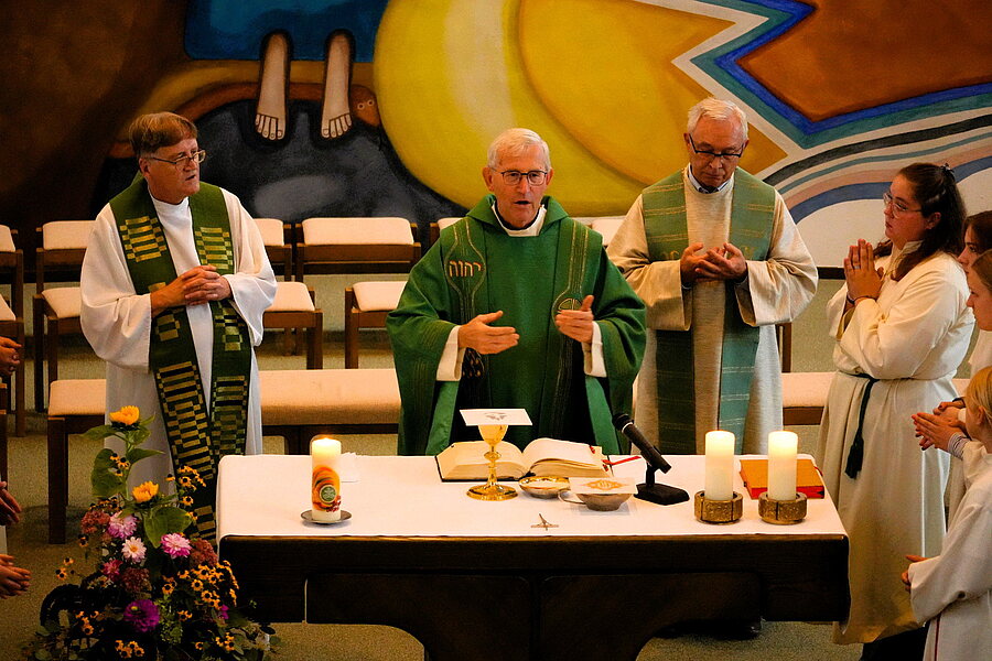 Zum Abschluss der 50-Jahr-Feierlichkeiten fand ein Festgottesdienst mit Bischofvikar Hans Hintermeier statt. / Bildungshaus Greisinghof Zum Abschluss der 50-Jahr-Feierlichkeiten fand ein Festgottesdienst mit Bischofvikar Hans Hintermeier statt.