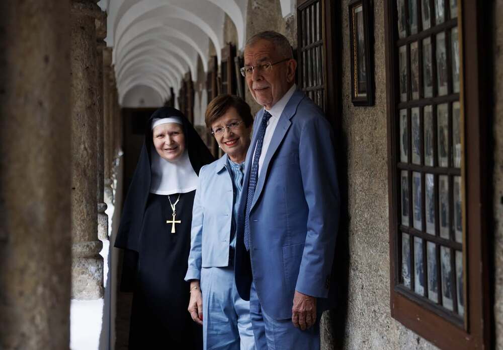 Van der Bellen besucht Benediktinerinnenabtei Nonnberg / Präsidentschaftskanzlei / Peter Lechner Van der Bellen besucht Benediktinerinnenabtei Nonnberg