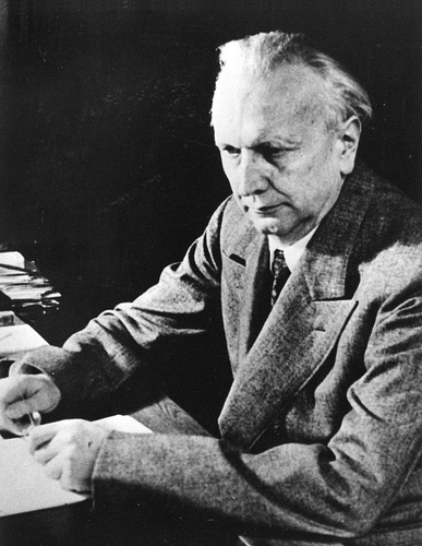 KARL JASPERS (1883 - 1969) Philosophe allemand en 1946.?MP/LeemageAA095251dbdocumenti269361300