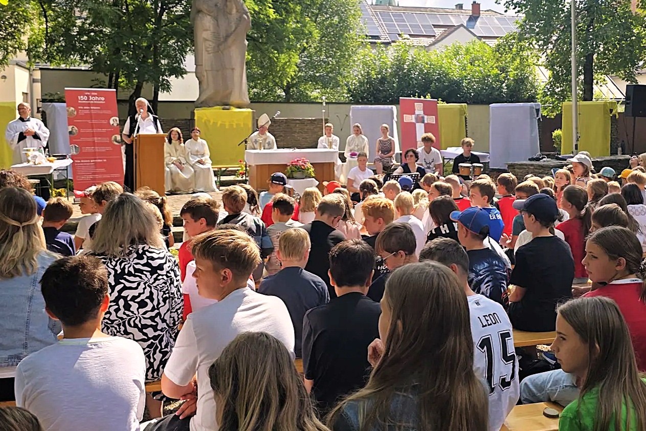 150-Jahr-Jubiläum der Franziskanischen Schulen Amstetten / Wolfgang Zarl 150-Jahr-Jubiläum der Franziskanischen Schulen Amstetten