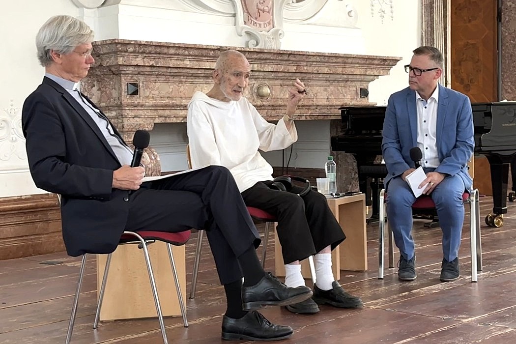 Matthias Beck im Gespräch mit Br. David Steindl-Rast (Moderation: Paul Wuthe) / Bernadette Husch Matthias Beck im Gespräch mit Br. David Steindl-Rast (Moderation: Paul Wuthe)