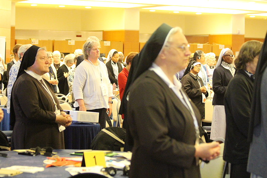 Die Internationale Vereinigung der Generaloberinnen (UISG) katholischer Ordensgemeinschaften ruft für den 14. August 2025 zu einem weltweiten Tag des Gebets und Fastens für den Frieden auf.