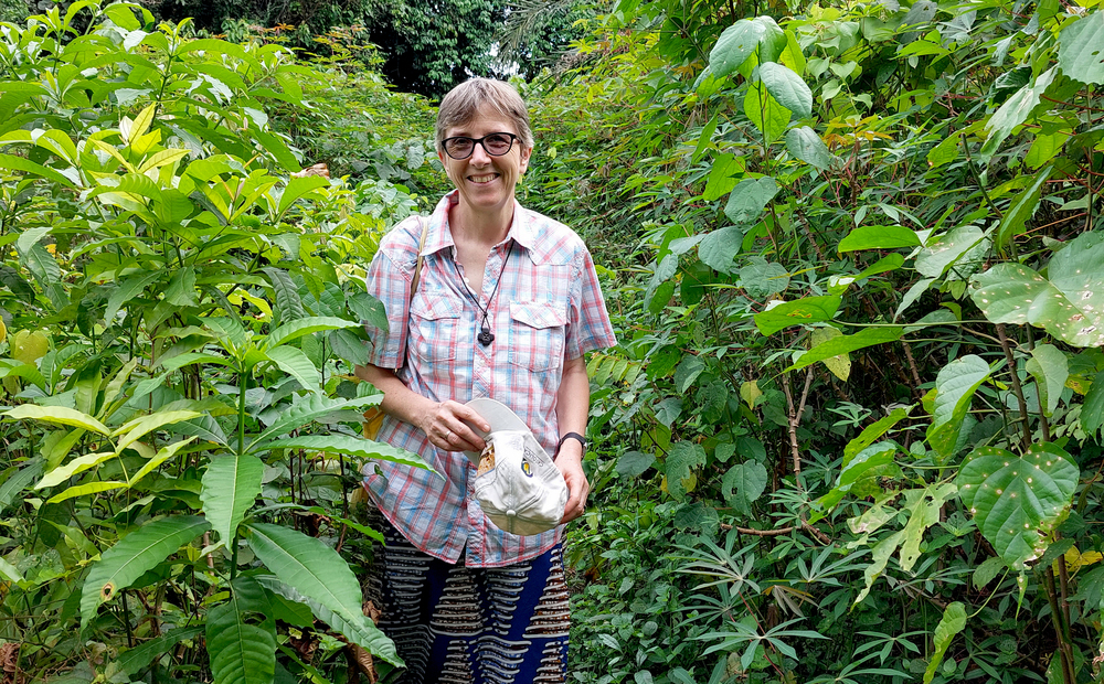 Sr. Brigitta Raith im Urwald