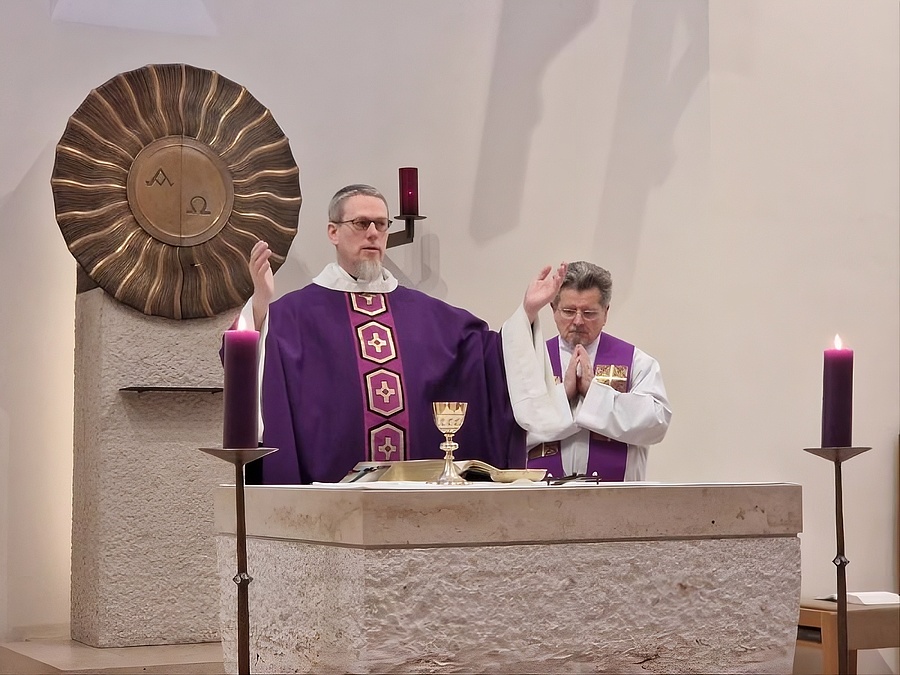 Subregens Markus Muth stand dem Festgottesdienst zur Eröffnung des Jubiläumsjahres der Benediktinerinnen der Anbetung vor.