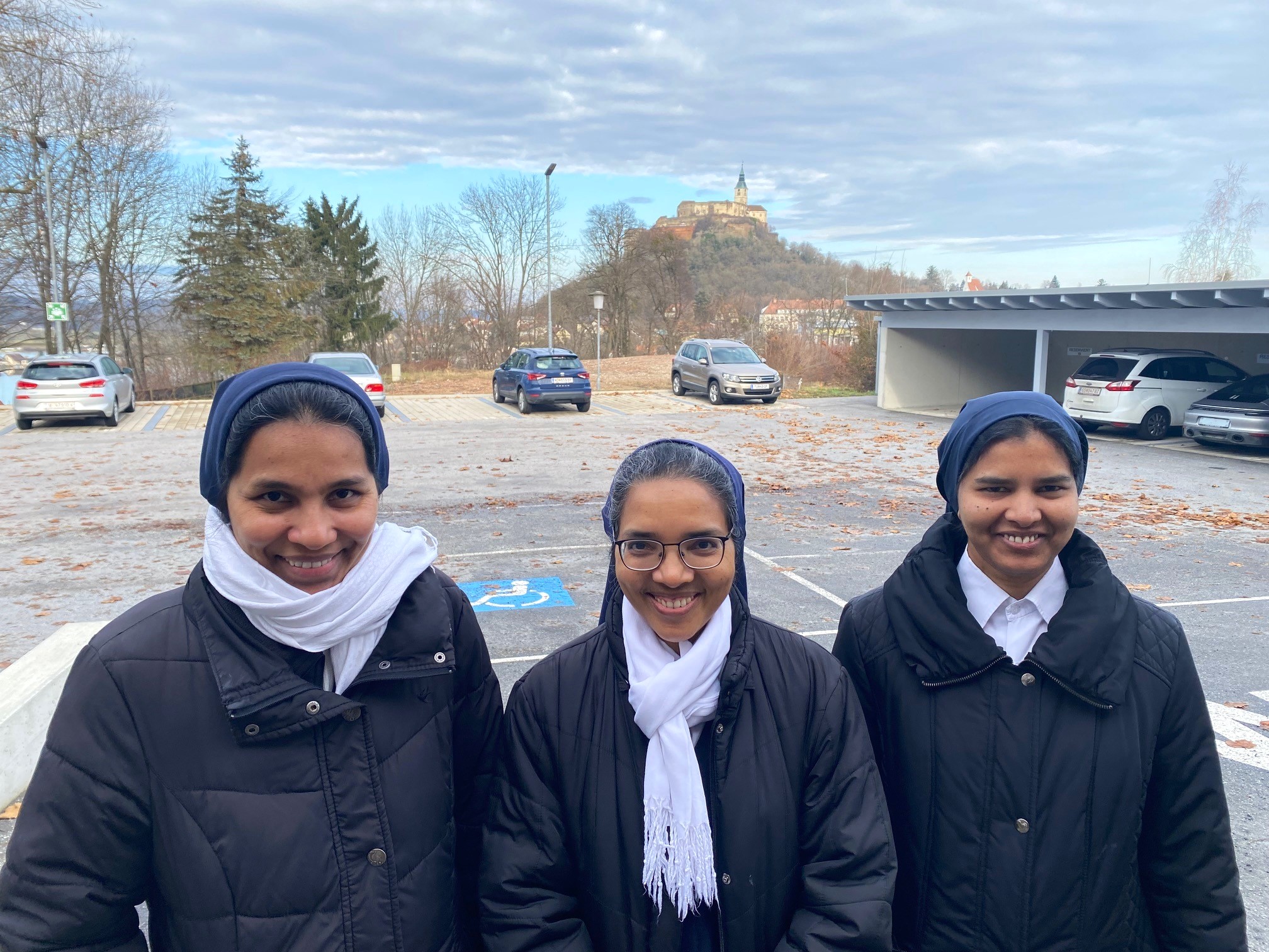Sr. Rojina, Sr. Selvamary und Sr. Marceline an ihrem neuen Einsatzort in Güssing