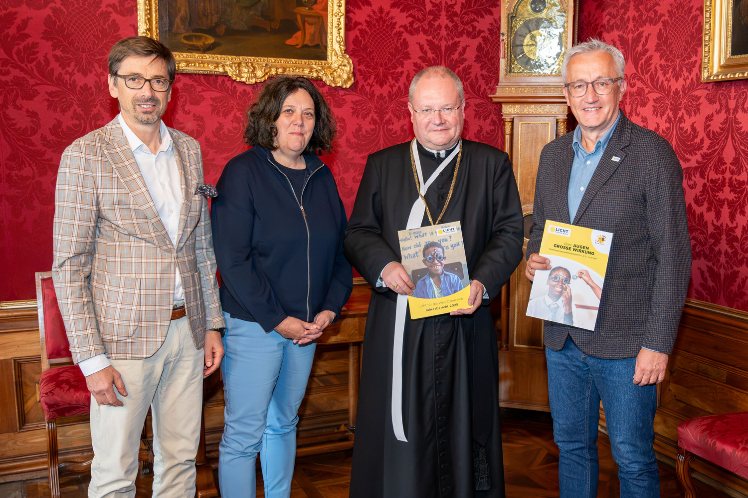 STIFT KLOSTERNEUBURG Wirtschaftsdirektor Andreas Gahleitner, Regina Schmidt, Head of Operations Licht für die Welt, Propst Anton Höslinger Can.Reg., Alex Buchinger, Geschäftsführer Licht für die Welt