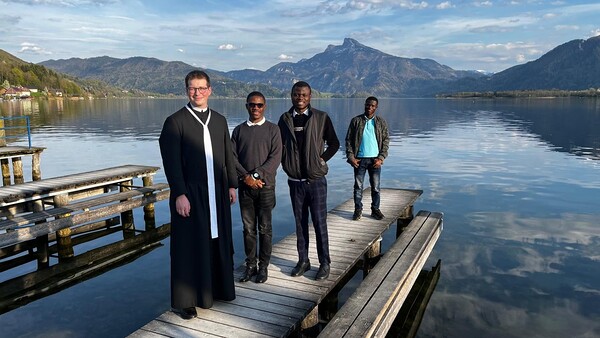 Tobias Kaiser, Fortuna Mbanga, Gabriel Kiyeta und Josue Pianzi 