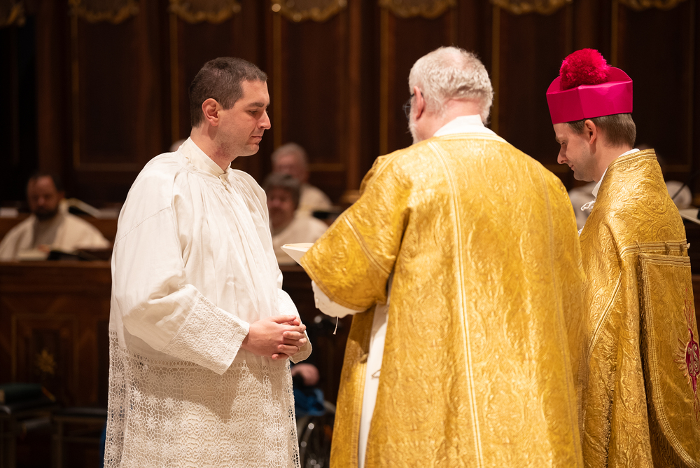 Am Christkönigssonntag wurde Michael Stern im Stift Wilten eingekleidet.