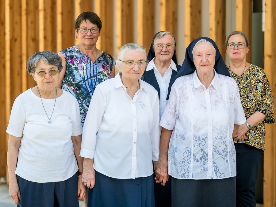 Sr. Krystyna Satlawa, Sr. Teresa Schlackl, Sr. Isabella Schuller, Sr. Angelina Mayrhofer, Sr. Margaritha Prisching und Sr. Patricia Erber (v.l.) feierten in Wien ihre Professjubiläen.