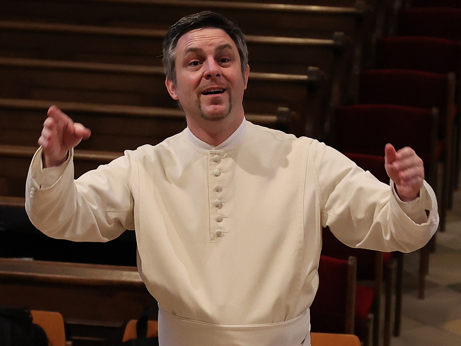Jahrelang war fr. Ewald hauptberuflich Orchesterdirigent und reiste von einer Vorstellung zur nächsten. / Stift Schlägl Jahrelang war fr. Ewald hauptberuflich Orchesterdirigent und reiste von einer Vorstellung zur nächsten.