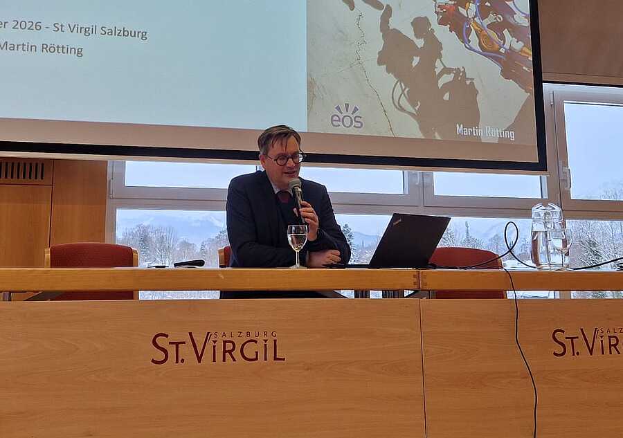 Der Salzburger Religionswissenschafter Martin Rötting erklärte  in seinem Vortrag, dass Formen individueller Spiritualität klassische Religionen zunehmend herausfordern. 