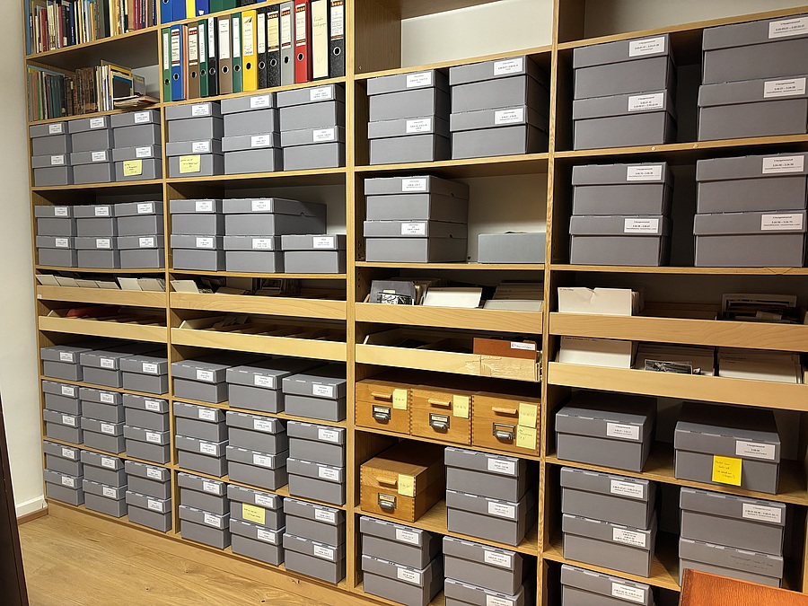 Das Hausarchiv St. Gabriel der Steyler Missionare wurde neu geordnet.