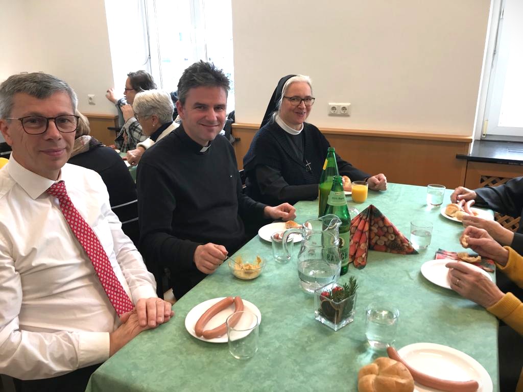 Gemeinsames Mittagessen / Oblatinnen Linz Gemeinsames Mittagessen