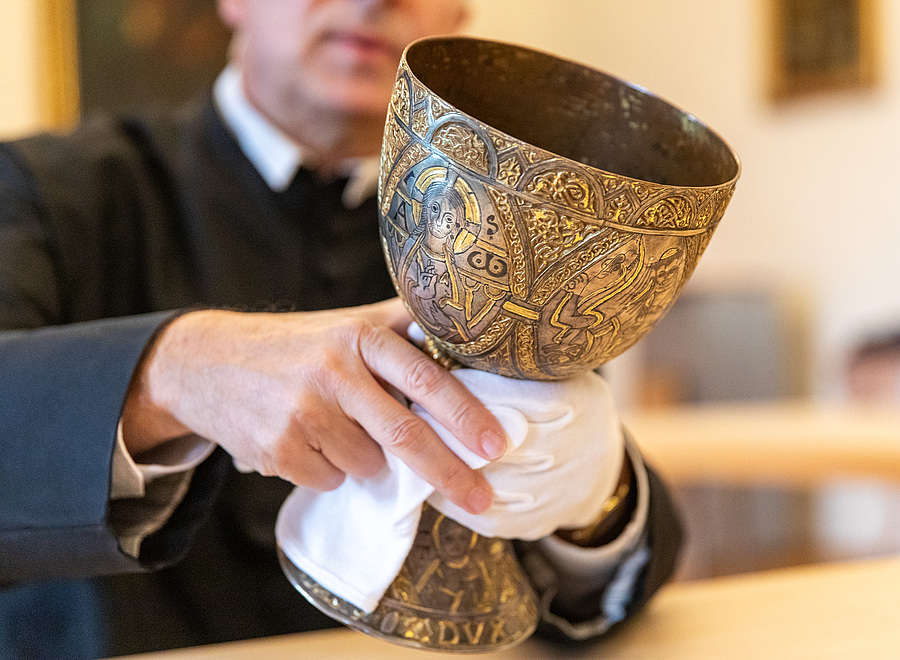 Das Stift Kremsmünster ist international für den nach dem Stifter des Klosters benannten Tassilo-Kelch bekannt.