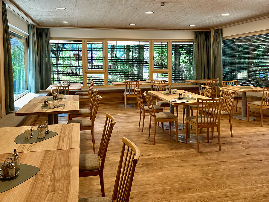Vom Speisesaal des neuen Hauses ist ein direkter Blick in den Garten möglich. / KIZ/JW Vom Speisesaal des neuen Hauses ist ein direkter Blick in den Garten möglich.