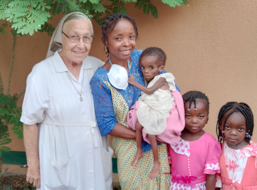 Sr. Friederika Kühnel leitet das Centre DREAM im Kongo. / Centre DREAM Sr. Friederika Kühnel leitet das Centre DREAM im Kongo.