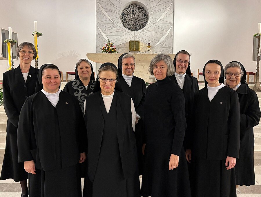 Der gesamte Erweiterte Provinzrat der neuen Provinz.