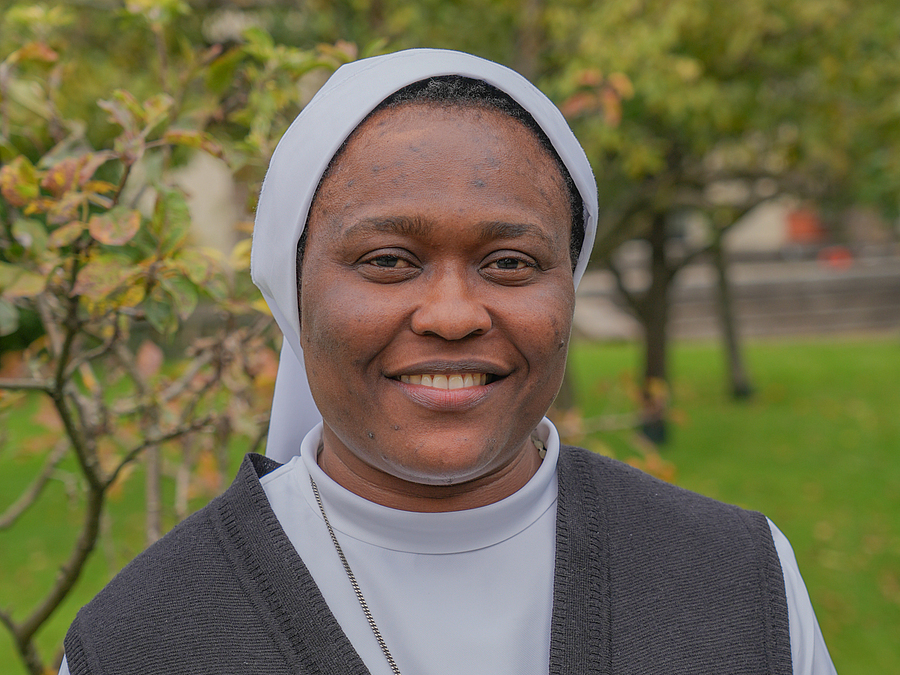 Sr. Mirian Uchechi Anyanwu gehört der Kongregation der Töchter der Nächstenliebe vom Kostbarsten Blut an. / Cincelli/dibk.at Sr. Mirian Uchechi Anyanwu gehört der Kongregation der Töchter der Nächstenliebe vom Kostbarsten Blut an.
