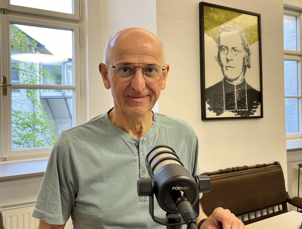 P. Ferdinand Karer Orden on air