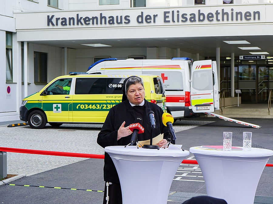 Die Generaloberin der Elisabethinen Graz, Sr. Bonaventura Holzmann, eröffnete das neue Krankenhaus. / Elisabethinen Graz/Mussnig Die Generaloberin der Elisabethinen Graz, Sr. Bonaventura Holzmann, eröffnete das neue Krankenhaus.