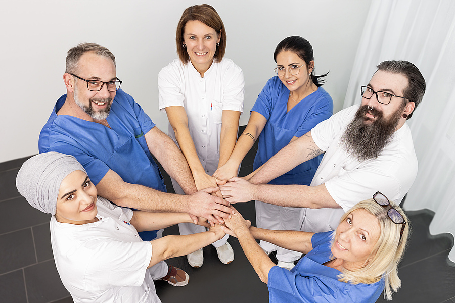 Mit der Fortbildung „Refresher Pflegeskills“ hat das Krankenhaus der Barmherzigen Schwestern Ried schon zahlreichen Pflegefachkräften den Wiedereinstieg in den Beruf erleichtert.