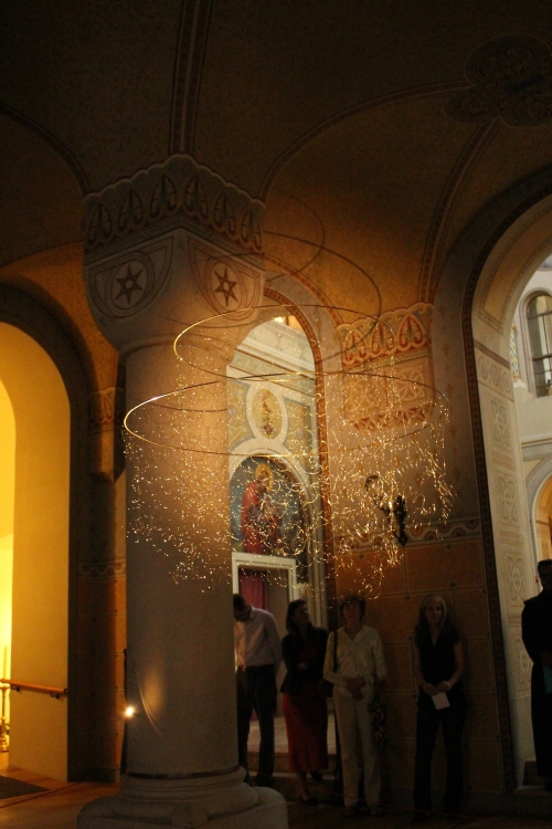 Eröffnung der Installation von Sonja Meller in der Seitenkapelle der Karmelitenkirche in Wien Döbling.
