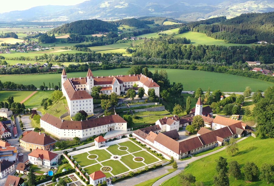 Das 1091 gegründete Benediktinerstift St. Paul im Lavanttal ist das einzige monastische Kloster in Kärnten.