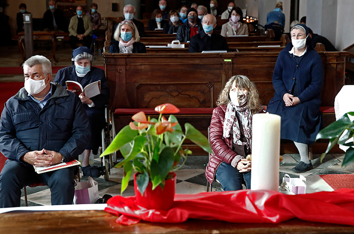 URSULINEN1 / GERD EGGENBERGER Sr, Marina, Peter tropper, Sr. Zorica und Bischof Josef Marketz