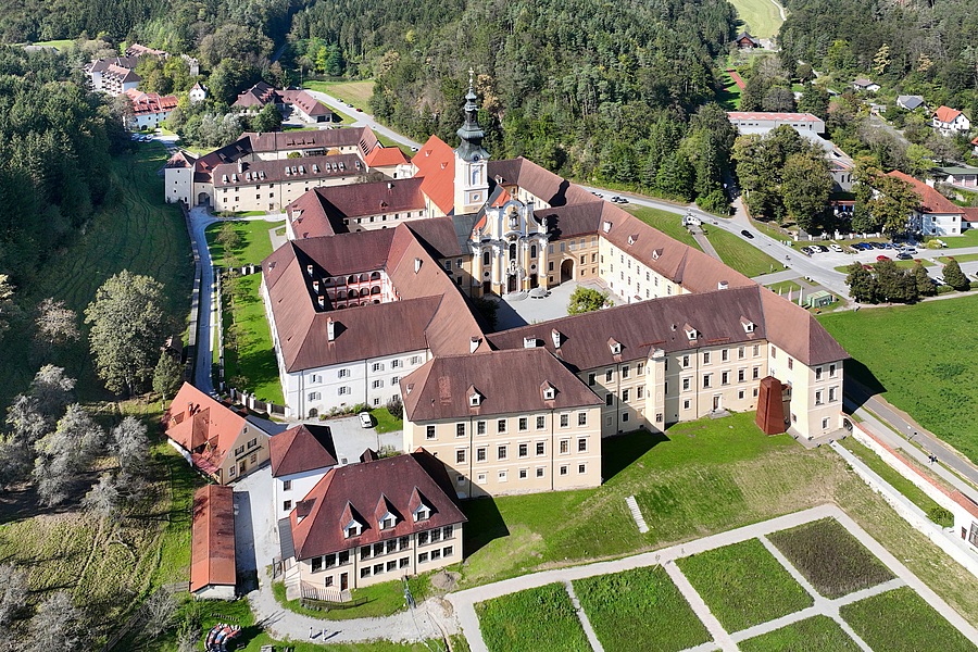 Das Stift Rein will sich drei Jahre vor seinem 900-Jahr-Jubiläum personell und organisatorisch neu aufstellen. Eine ordensinterne Visitation soll dabei helfen.