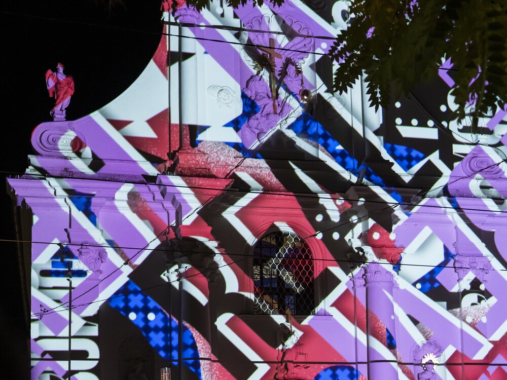 Bestrahlung der der Außenfassade durch OchoReSotto