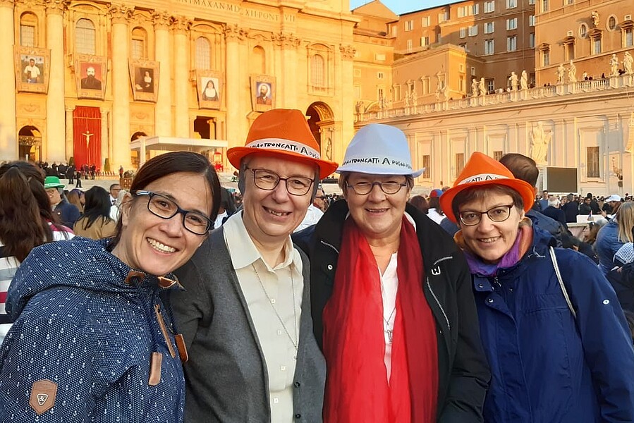 Sr. Bernadeth Geiger, Sr. Beatrix Baier, Sr. Maria Rathgeb und Sr. Ulrike Weiss (v.l.) waren bei der Heiligsprechung in Rom dabei.
