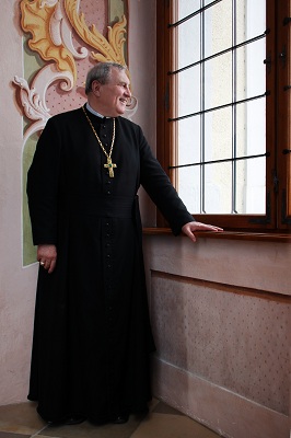 Bei genehmigter Veröffentlichung ist der Urheber immer(!) am Bildrand
wie folgt anzuführen: FOTO © WEINFRANZ (lt. UrhG), Franz Weingartner - Fotograf A Aufnahmeort : Herzogenburg