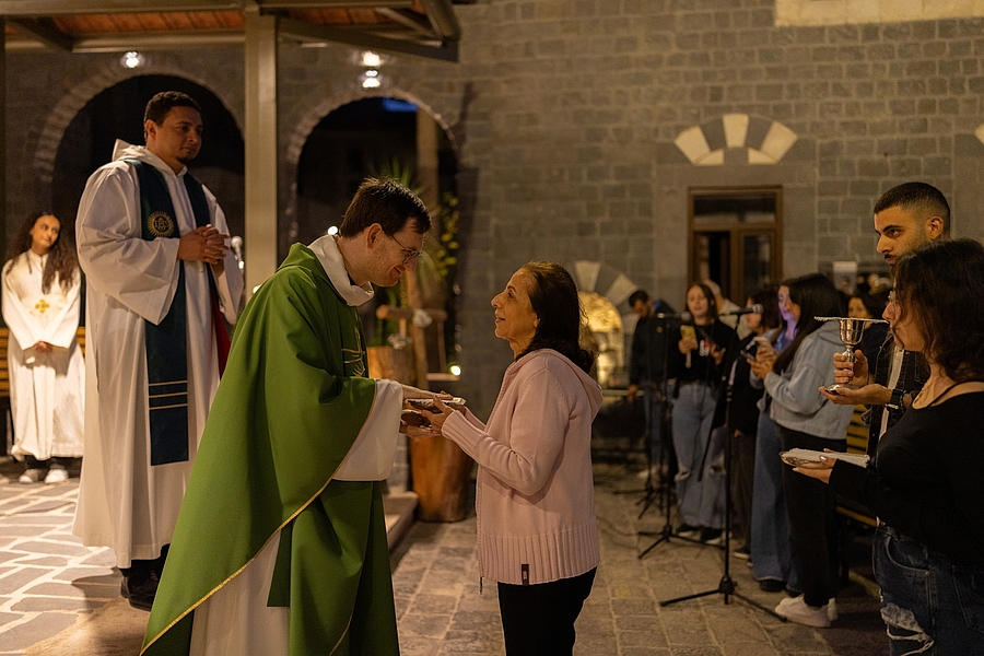 P. Gerald Baumgartner wurde 2025 zum Priester geweiht. Er will durch gemischte Gesprächsgruppen von Alawiten, Drusen, Kurden, Christen und Sunniten den Dialog fördern. / Missio Österreich/Fares Badawi P. Gerald Baumgartner wurde 2025 zum Priester geweiht. Er will durch gemischte Gesprächsgruppen von Alawiten, Drusen, Kurden, Christen und Sunniten den Dialog fördern.