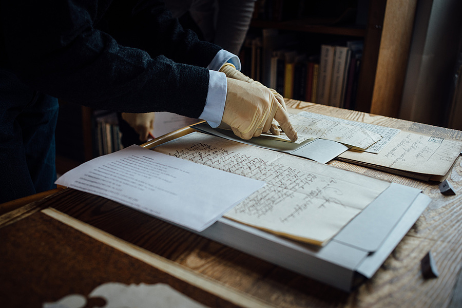 Vergangenes gut in die Zukunft bringen: Alles, was dazu notwendig ist, erfährt man im Grundkurs für Archivar:innen.