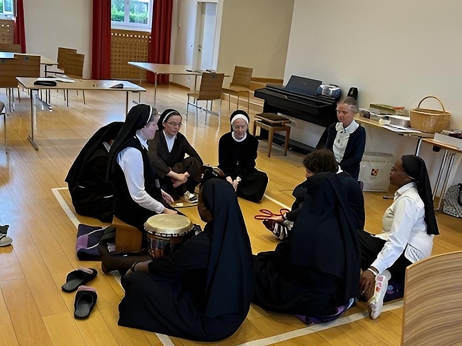 Sr. Teresa Hieslmayr führte die Teilnehmerinnen durch das Thema der Persönlichkeitsentwicklung.