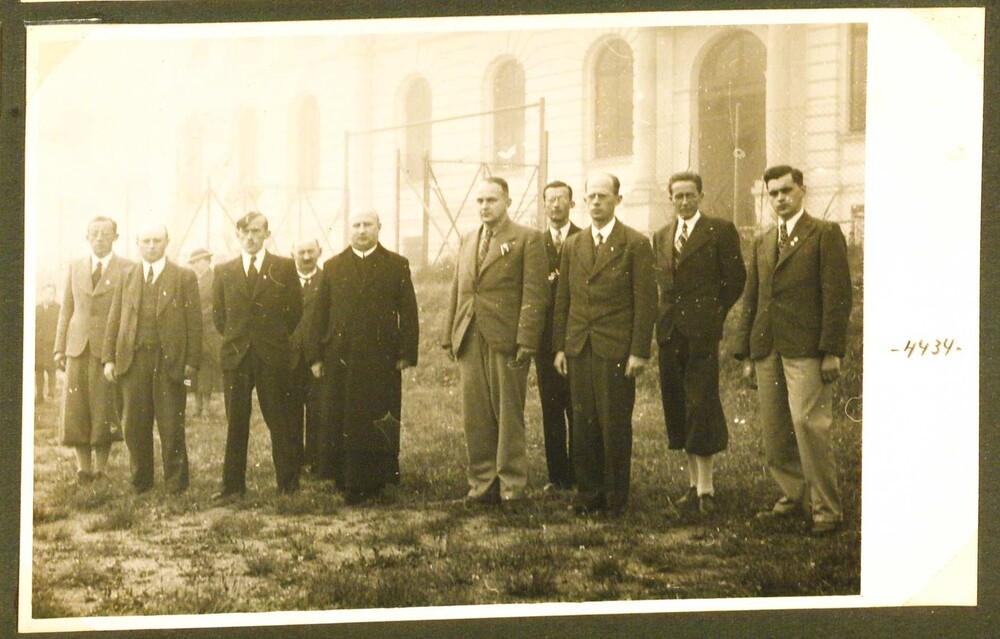 Der Lehrkörper der „NS-Oberschule für Jungen“ 1938 