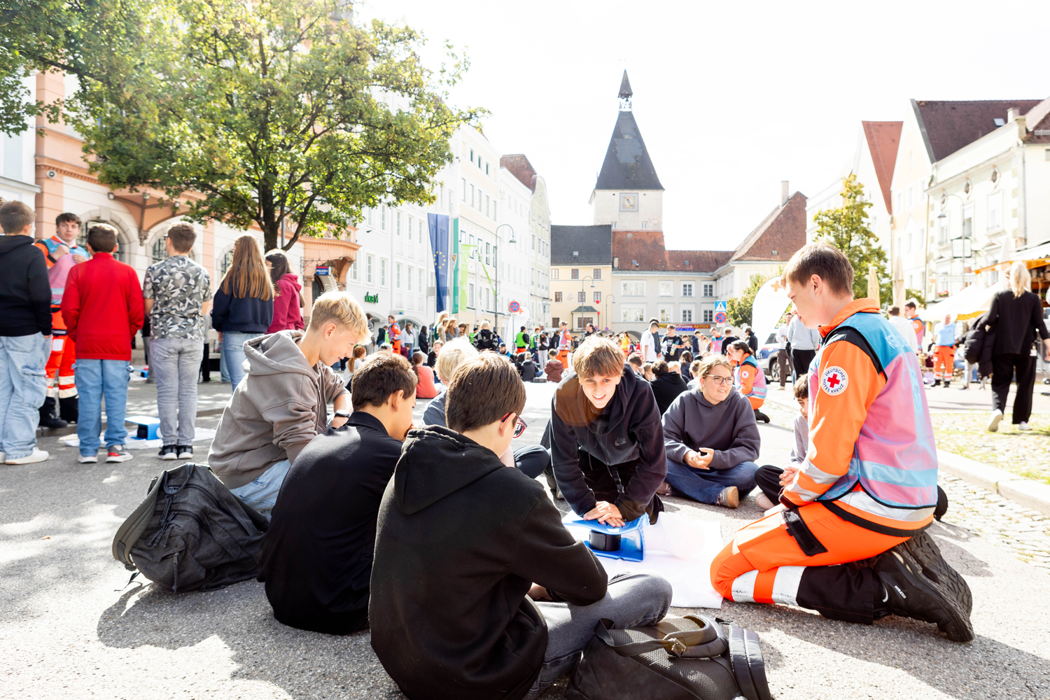 Reanimations-Flashmob am Braunauer Stadtplatz