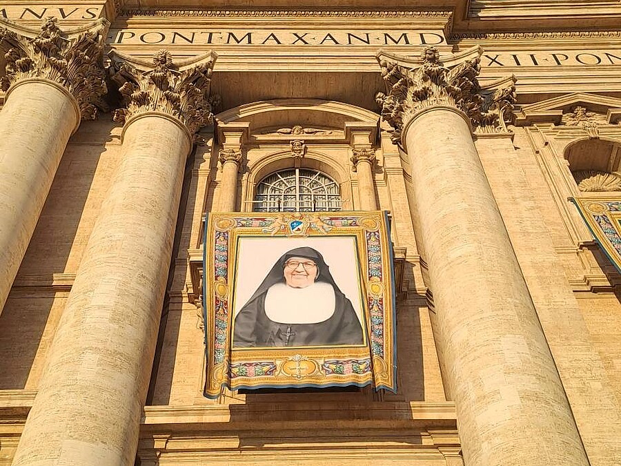Sr. Maria Troncatti wurde am Petersplatz in Rom heiliggesprochen.