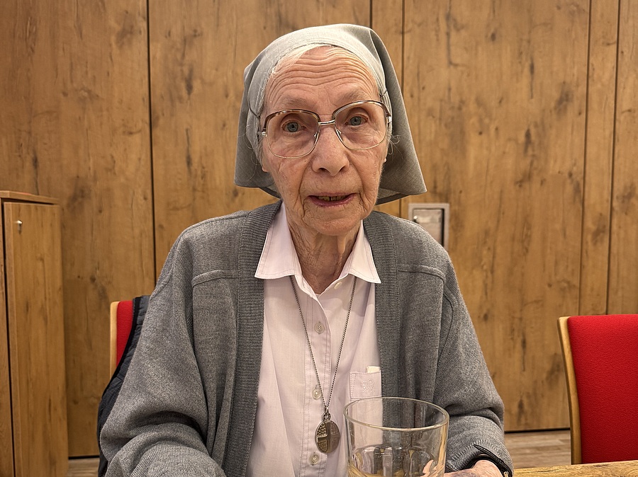 Sr. Johanna Datzreiter erzählt in ihrem Buch „Ich bin, weil wir sind“ von der Lebensfreude und dem Wert der Gemeinschaft in Afrika.